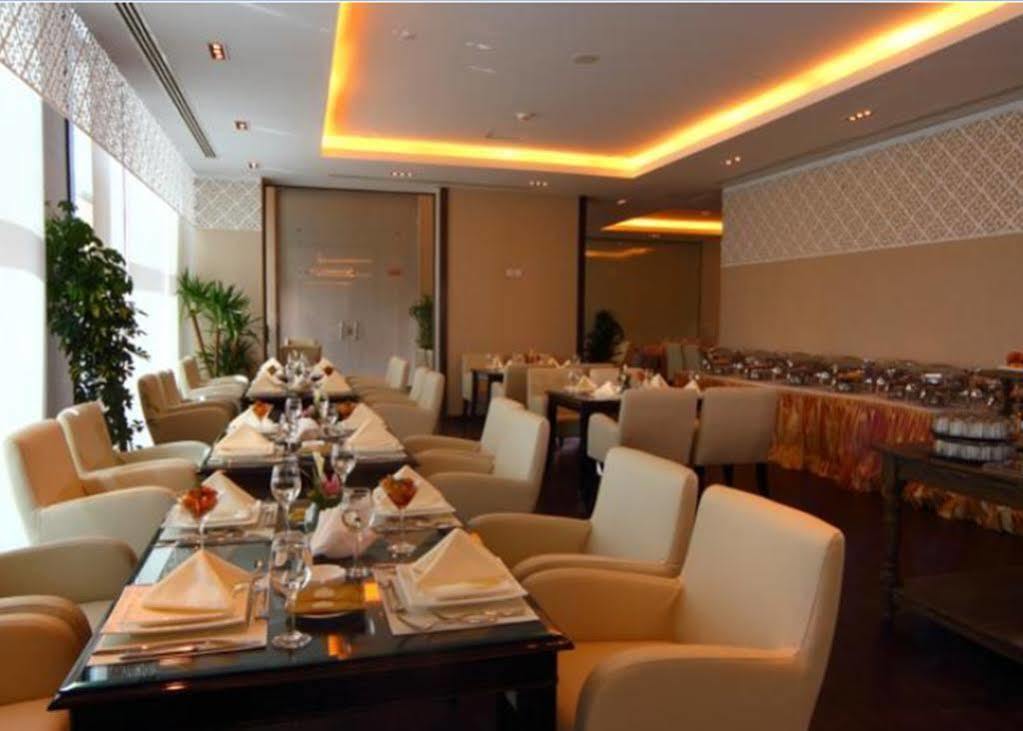 Zara Continental Hotel Ал Хубар Екстериор снимка